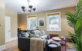 Stunning Boutique Flat In Central Location - Beatrice